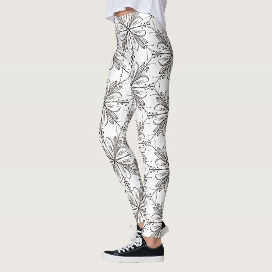 Floral Henna Mandala Schwarz-weiße Leggings (Links)