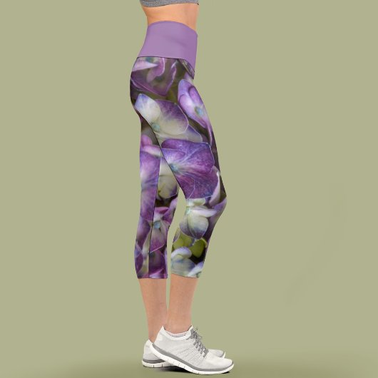 Floral Hydrangea Lila Botanischer Chic Capri Leggings