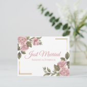 Floral Just Married Pink Peony Elegante Hochzeit Ankündigungspostkarte (Stehend Vorderseite)