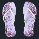 Floral Lilac Blume Hochzeit Trauzeugin Badesandalen<br><div class="desc">Lilacs sind das Thema dieser eleganten Trauzeugin Hochzeitskippen mit rosa und lila lila Blume auf einem lila Hintergrund. Der Text kann für Ihren besondere Anlass angepasst werden.</div>