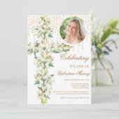 Floral Lily Cross Celebration of Life Funeral Einladung (Stehend Vorderseite)