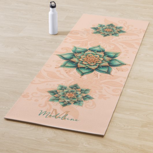 Floral Mandala Coral Green Classname Monogram Yogamatte (Beispiel)