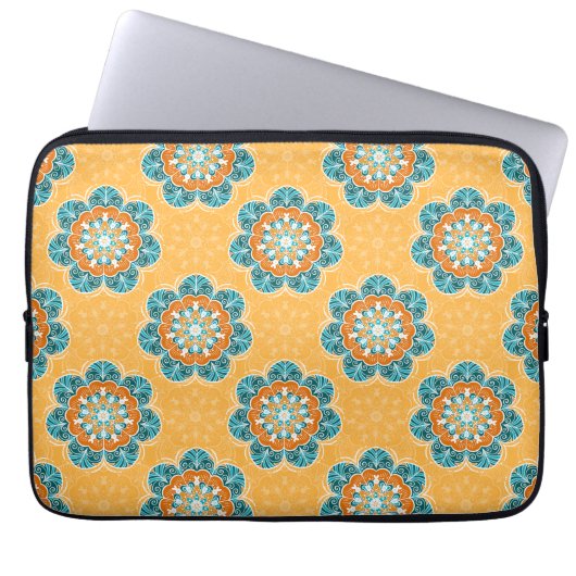 Floral Mandala Tile in Orange & Aquamarin Laptopschutzhülle (Vorderseite)