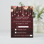 Floral Maroon Wooden Rustic Wedding RSVP Karte (Stehend Vorderseite)