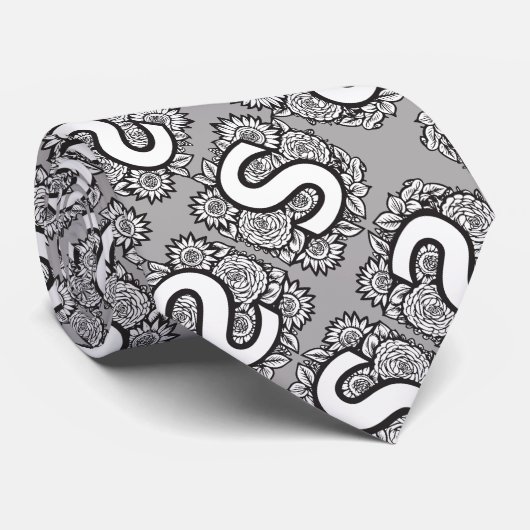 Floral Monogramm "S" Schwarz-Weiß-Tattoo-Blume Krawatte (Gerollt)