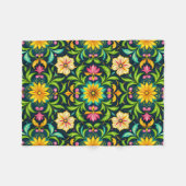 Floral Ornamental Pattern in Vibrant Colors Fleecedecke (Vorderseite (Horizontal))