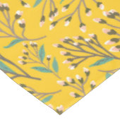 Floral Pattern in  delicate branches and buds Tischdecke (Schrägansicht)