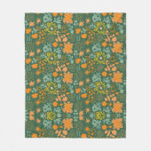 Floral pattern on a dark green background  fleecedecke (Vorderseite)