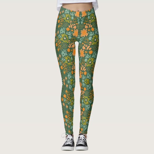 Floral pattern on a dark green background  leggings (Vorderseite)