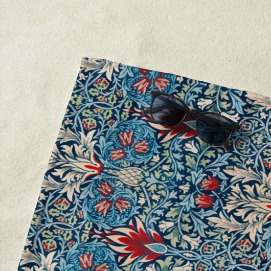 Floral pattern on green leaves blue background strandtuch (Beispiel)