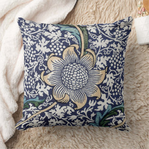 Floral Pattern - William Morris Throw Kissen