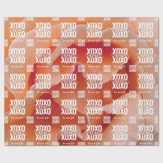 Floral Peach Rose Love Never Fails XOXO Valentine Geschenkpapier (Flach)