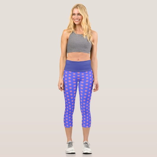 Floral Pink And Blue Pattern Capri Leggings (Vorderseite)