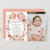 Floral Pink Bow Little Pumpkin Birthday Foto Einladung (Vorne/Hinten)