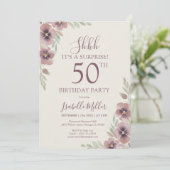 Floral Pink Mauve Surprise 50th Birthday Einladung (Stehend Vorderseite)