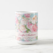 Floral Pink & White Roses with Custom Name Kaffeetasse (Mittel)
