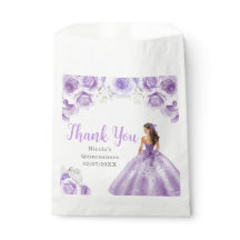 Floral Princess im staubigen lila Kleid Quinceaner