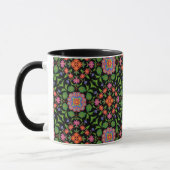 Floral Rangoli auf Black Ringer Coffee Tasse (Links)