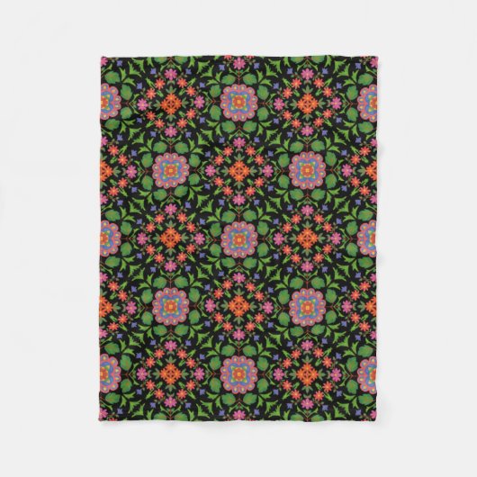 Floral Rangoli Muster auf schwarzem Fleece Blanket (Vorderseite)