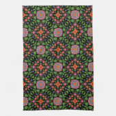 Floral Rangoli Muster auf Schwarzen Küchentüchern Geschirrtuch (Vertikal)