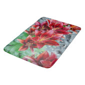 Floral Red Stargazer Lily Fotografie Badematte (Schrägansicht)