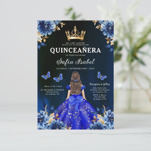 Floral Royal Blue Butterfly Princess Quinceanera Einladung (Stehend Vorderseite)