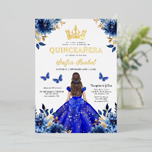 Floral Royal Blue Butterfly Princess Quinceanera Folieneinladung (Stehend vorne)
