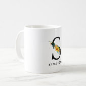 Floral-S-Monogramm-Tasse mit bearbeitbarem Namen Kaffeetasse (Vorderseite Links)