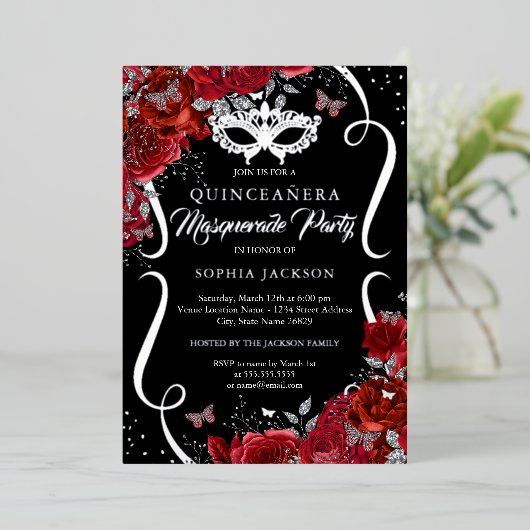 Floral Silver Scroll Masquerade Quinceanera Folieneinladung (Stehend vorne)