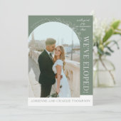 Floral Simplicity 1 Modern Green Elopement Ankündigung (Stehend Vorderseite)