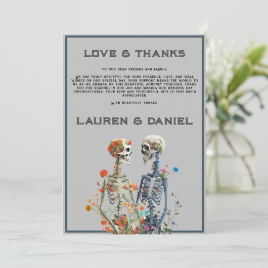 Floral Skeleton Lovers QR Code Hochzeit Dankeskarte (Stehend Vorderseite)