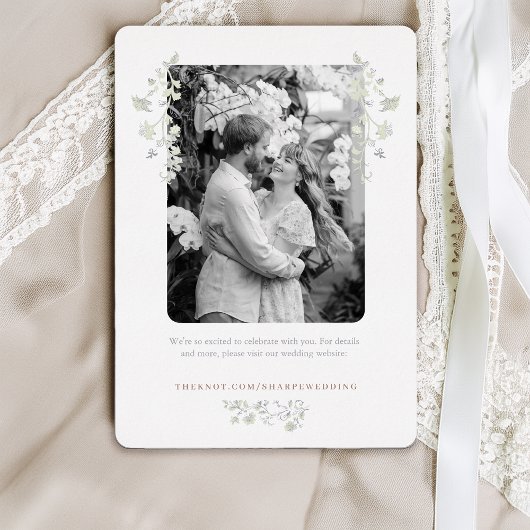 Floral Spring Chinoiserie Save the Date Folieneinladung