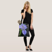 Floral (Wasseriris) mit/Vers von Luke 1:45 Tasche (Am Model)