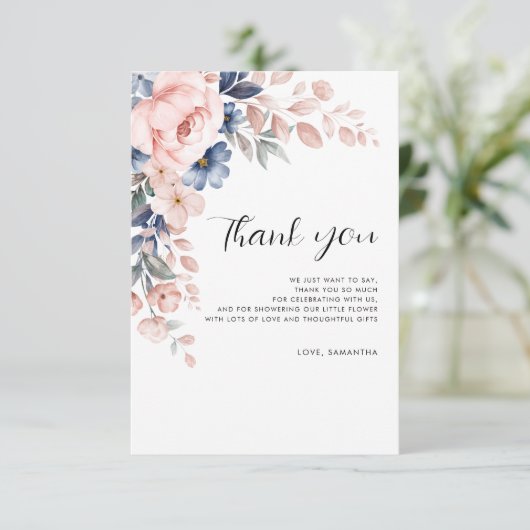 Floral Watercolor Script Babydusche Dankeskarte (Stehend Vorderseite)