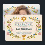 Floral Wreath Bat Mitzvah Handgezeichnet Custom Einladung<br><div class="desc">Perfekte Karte, um eine Bar mitzvah, Fledermausmitzvah oder andere jüdische Feier anzukündigen! Handgemachte Kunst für Sie! Vollständig anpassbar! Klicken Sie oben auf "Personalisieren", um den Text zu bearbeiten und Ihr eigenes Foto auf der Rückseite hinzuzufügen. Klicken Sie auf "Bearbeiten mit dem Designwerkzeug", um die Schriftart, Farben und Einstellungen anzupassen. Auch...</div>