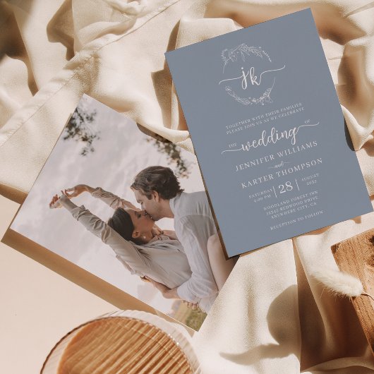 Floral Wreath Dusty Blue Monogram Foto Wedding Einladung