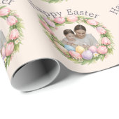 Floral Wreath & Family Photo Personalized Easter Geschenkpapier (Rolleneckpunkt)