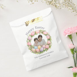 Floral Wreath & Family Photo Personalized Easter  Geschenktütchen