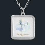 *~* Florale AP35 Kommunion Christliche Bestätigung Versilberte Kette<br><div class="desc">(( Suche nach AP35 für ähnliche Designs )) SIMPLE MINIMAL Design. BLUE Blumenstrauß auf Kreuz / Kruzifix SQUARE SHAPE Der Hintergrund ist WEISS. Der Text-Schriftart ist extravagant, elegant und raffiniert Kalligraphie-Skript. Das Design ist sehr einfach und MINIMAL. Religiös katholische Christlich gesegnete Cross-Design mit einem BLAUE BLUME Kranz für ein Mädchen...</div>