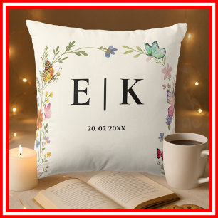 Florale Boho-Wildblumen-Monogramm-Schmetterling Kissen