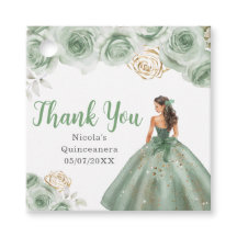 Florale Prinzessin in einem Salbeigrünen Kleid Qui