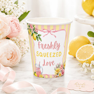 Florales Frisch Gepresstes Rosa Zitronen-Brautjung Pappbecher