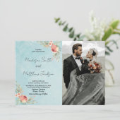 Florals on Green Theme Wedding Einladungen w Foto (Stehend Vorderseite)