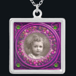FLORENCE RENAISSANCE FRUCHTEN FOTO TEMPLATE Emeral Versilberte Kette<br><div class="desc">Elegante,  klassische,  lebendige Kunst der Renaissance,  Meisterwerk aus Bottega della Robbia ( Florenz - Italien ) in leuchtend roten,  fuchsienfarbenen,  grünen,  lila,  rosa,  violetten Farben .</div>