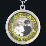 FLORENTINE RENAISSANCE OBST , FOTOVORLAGE VERSILBERTE KETTE<br><div class="desc">Elegante,  klassische,  lebendige Kunst der Renaissance,  Meisterwerk aus Bottega della Robbia ( Florenz - Italien ) in hellbraunen,  gelben,  grünen Farben .</div>