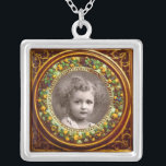 FLORENTINE RENAISSANCE OBST , FOTOVORLAGE VERSILBERTE KETTE<br><div class="desc">Elegante,  klassische,  lebendige Kunst der Renaissance,  Meisterwerk aus Bottega della Robbia ( Florenz - Italien ) in hellbraunen,  gelben,  grünen Farben .</div>