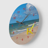 Florida Gulf Coast Beach with Empty Fleisch Große Wanduhr (Winkel)