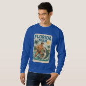 Florida Man Coastal Shark Wrestler - Retro Beach Sweatshirt (Vorne ganz)