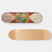 Florida-Staats-Flagge auf altem hölzernem Korn Skateboard (Horizontal)