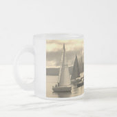 Flottille von Yachten. Name wählen hinzufügen. Mattglastasse (Links)